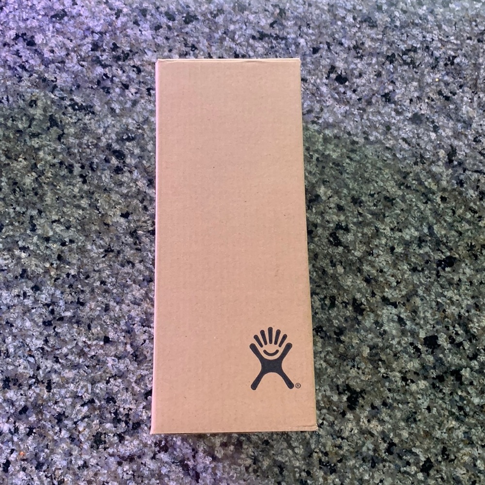 NEVER BEEN ISED BRAND NEW Hydroflask